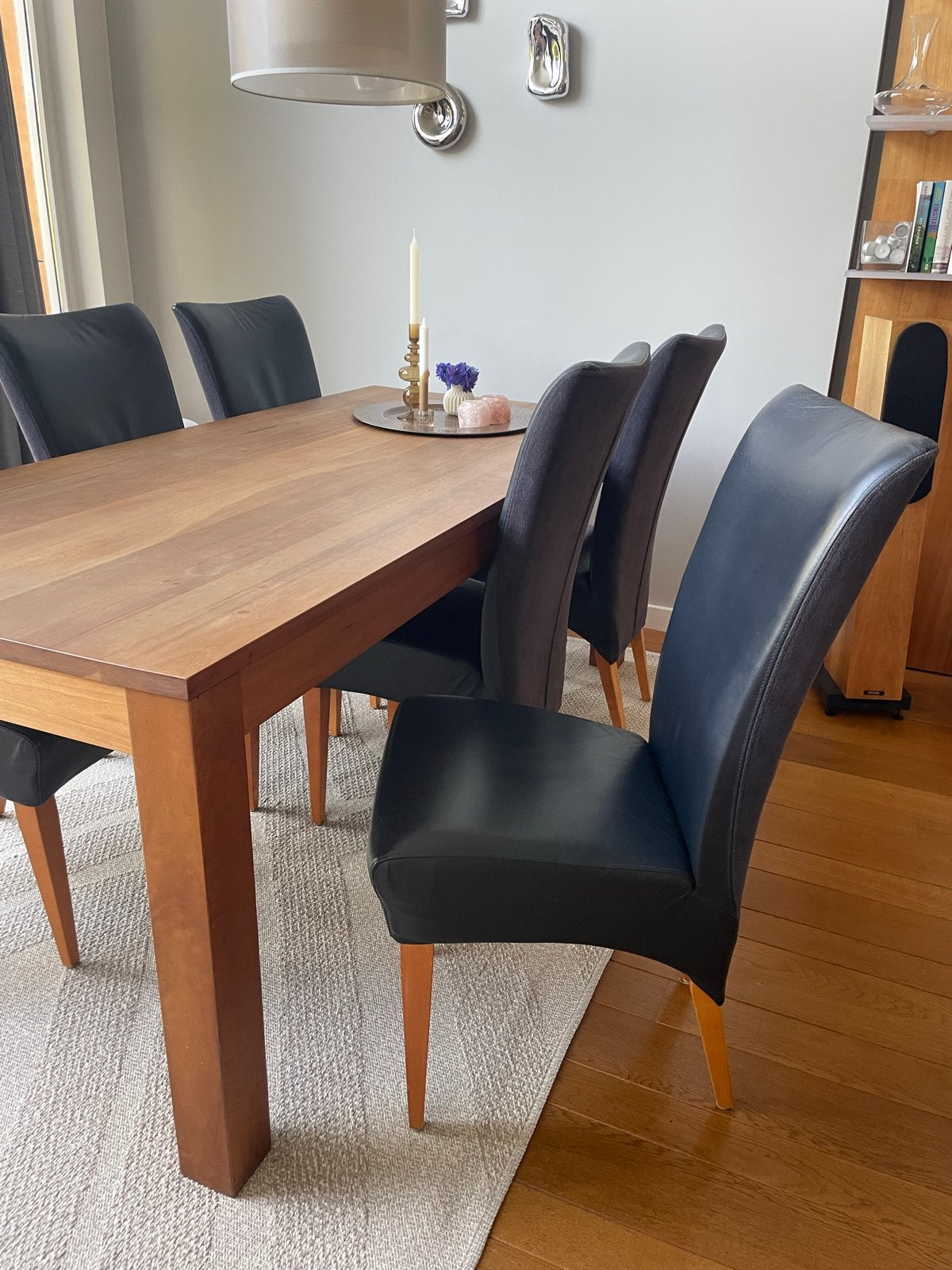 Set van 6 donkerblauwe eetkamerstoelen, Huis en Inrichting, Ophalen, Modern design, Blauw, Leer