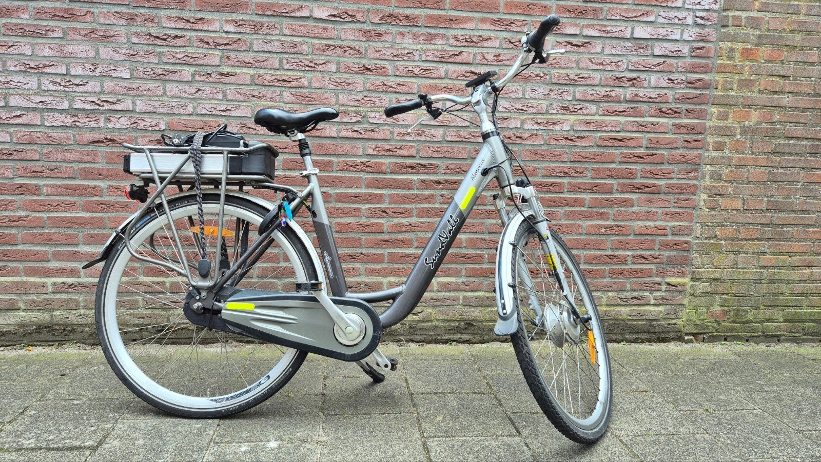 E-Bike met voorwielmotor, 30-40km bereik, Fietsen en Brommers, Elektrische fietsen, Ophalen, Gebruikt, 30 tot 50 km per accu