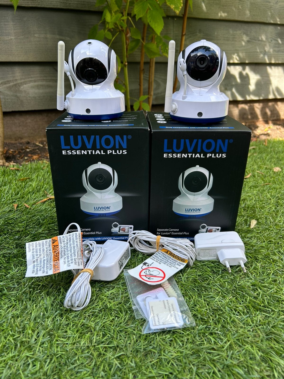 2x Luvion Essential Plus camera, Ophalen of Verzenden, Gebruikt, 100 tot 250 meter, Camera