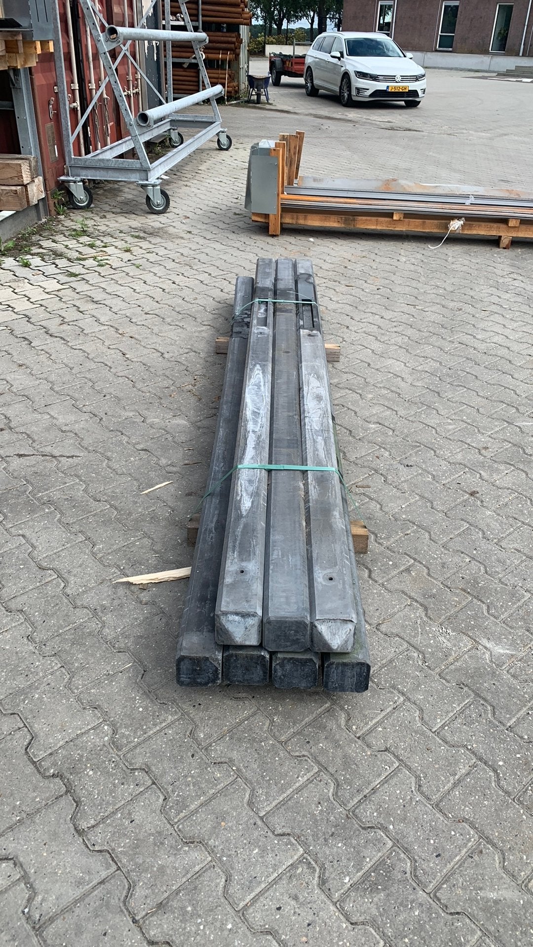 Schuttingbetonpaal ongecoat partij 7x, Ophalen of Verzenden, Zo goed als nieuw, 250 cm of meer, Palen