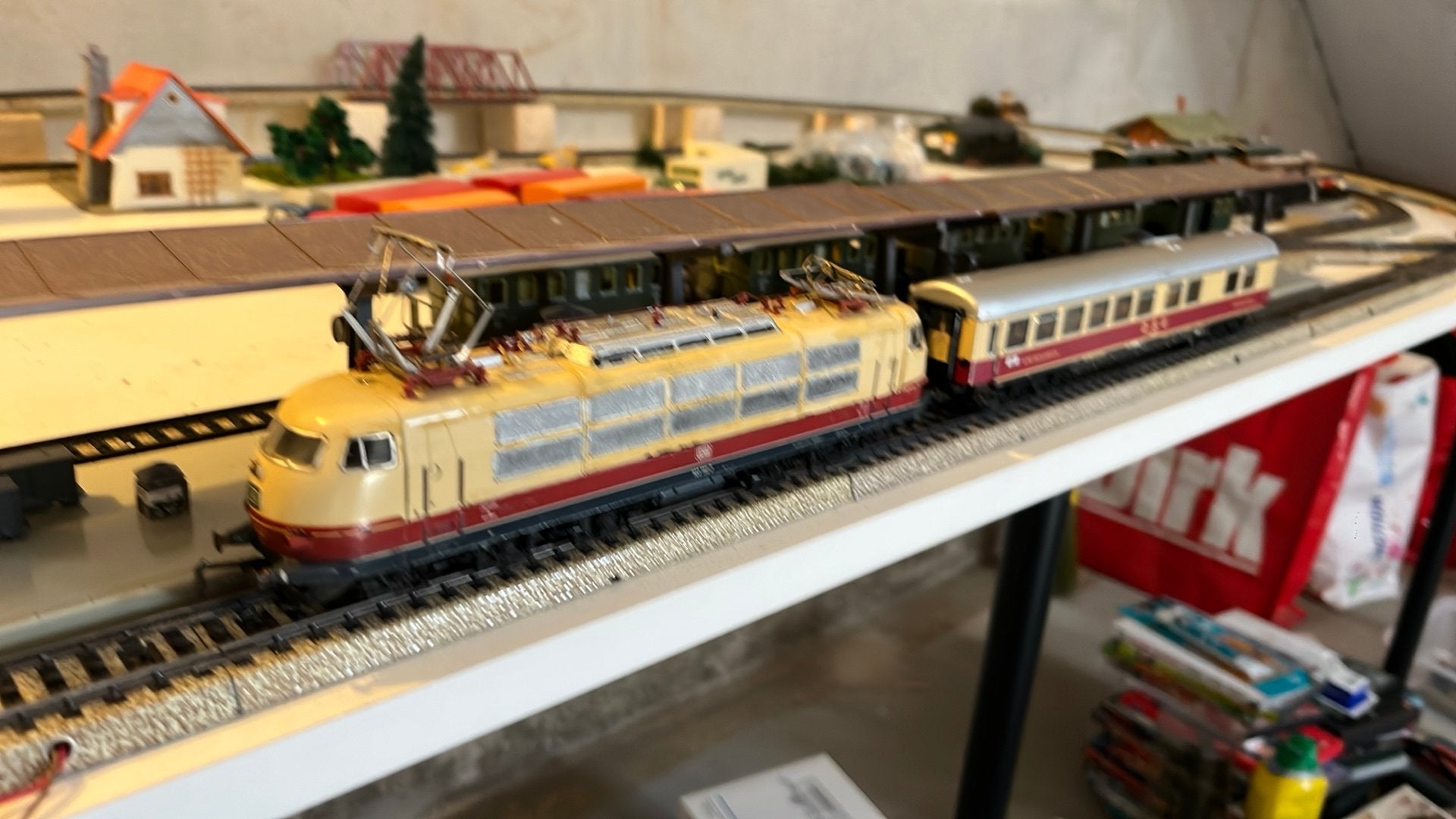 Te koop electrische loc 3053+rijtuig 4087 van marklin, Hobby en Vrije tijd, Modeltreinen | H0, Wisselstroom, Treinset, Ophalen of Verzenden