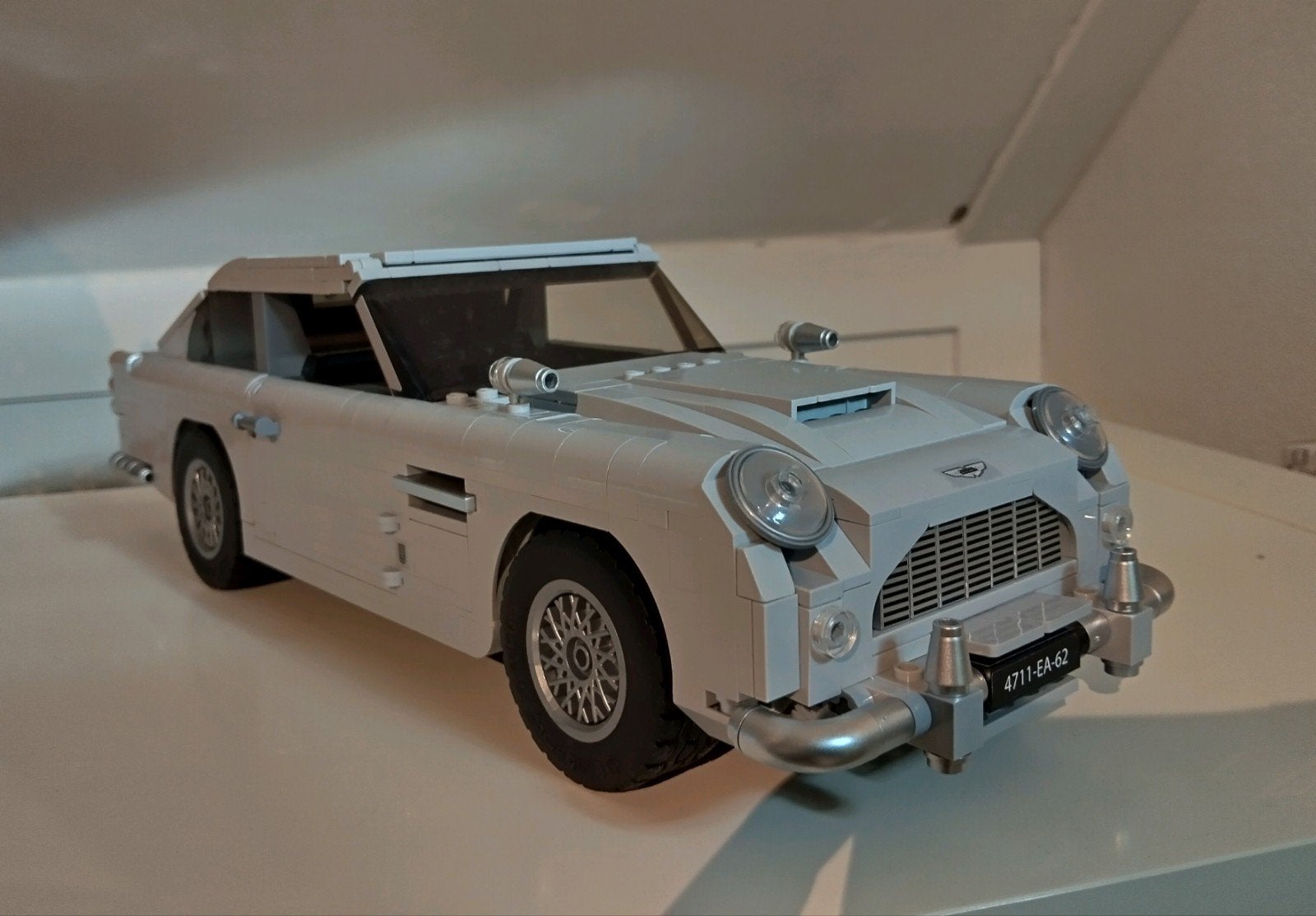 Lego Creator 10262 James Bond Aston Martin DB5

Afhalen heef, Lego, Ophalen of Verzenden, Zo goed als nieuw, Compleet
