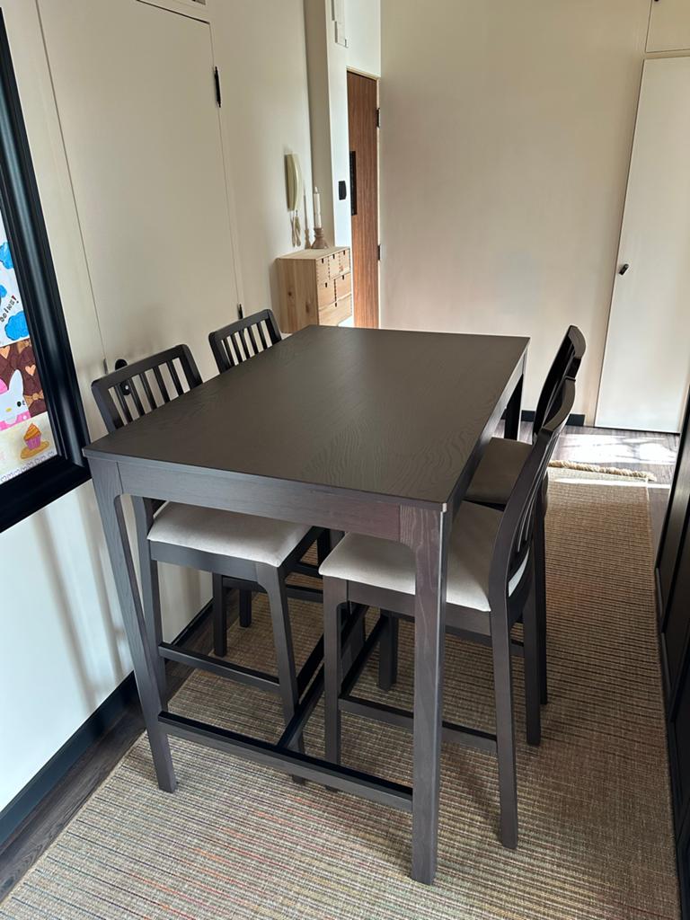 İKEA Hoge eettafel met 4 stoelen - Donkerbruin, Huis en Inrichting, Tafels | Eettafels, Ophalen, Gebruikt, 100 tot 150 cm, 50 tot 100 cm