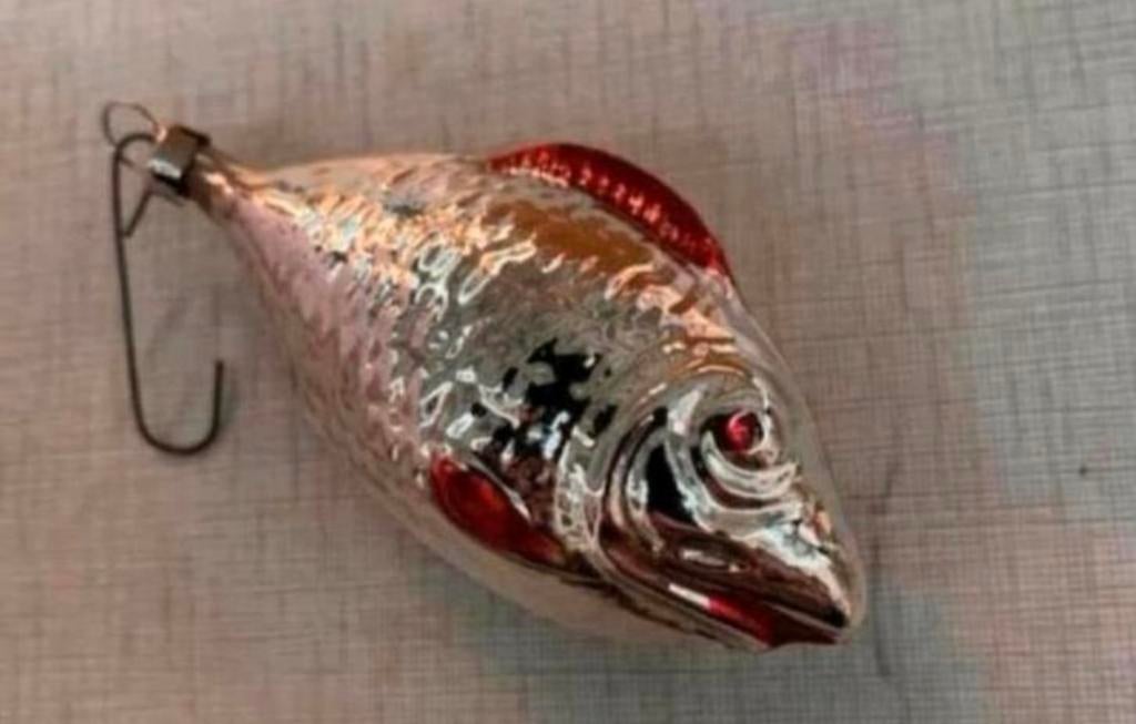 Kerstbal erg mooi echte oude glazen vis goede staat 25 euro, Diversen, Kerst, Ophalen of Verzenden