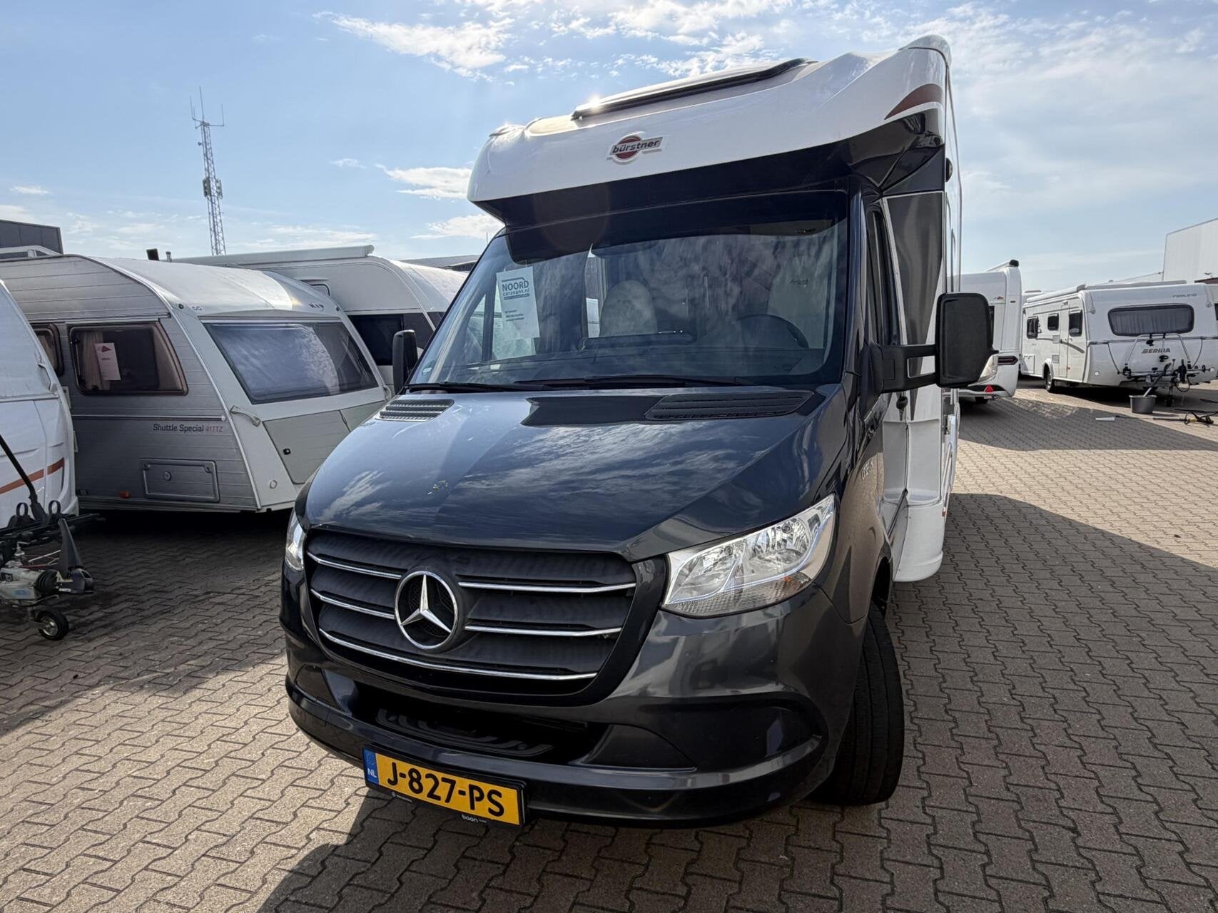 Burstner Harmony Line Lyseo BT 660 AUTOMAAT HEFBED FRANSBED, Caravans en Kamperen, 6 tot 7 meter, Bedrijf, Diesel, Bürstner