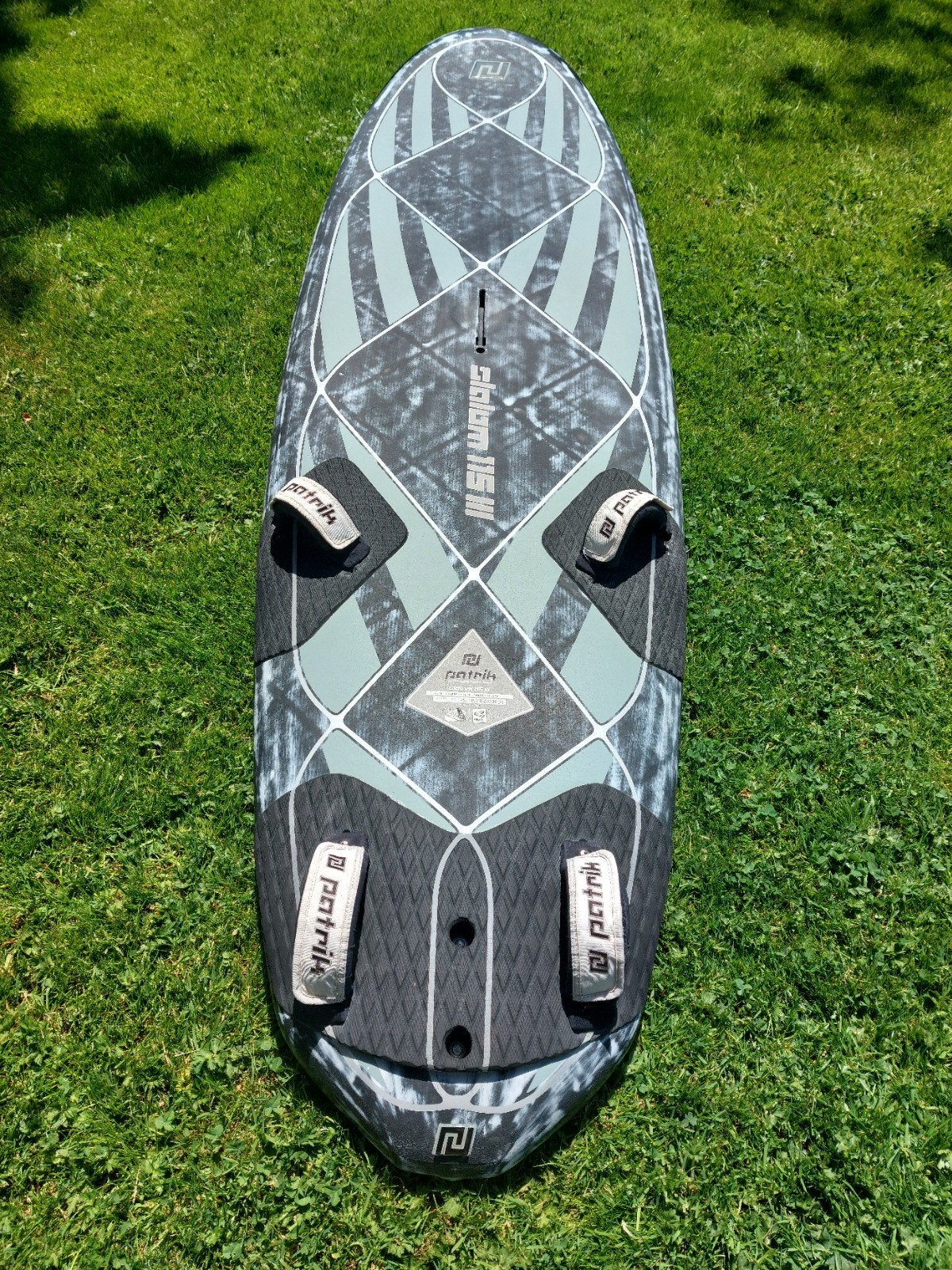 Patrik Slalom 115 III Windsurfboard - Zeer Goede Staat, Watersport en Boten, Windsurfen, Ophalen, Met voetbanden, Minder dan 250 cm