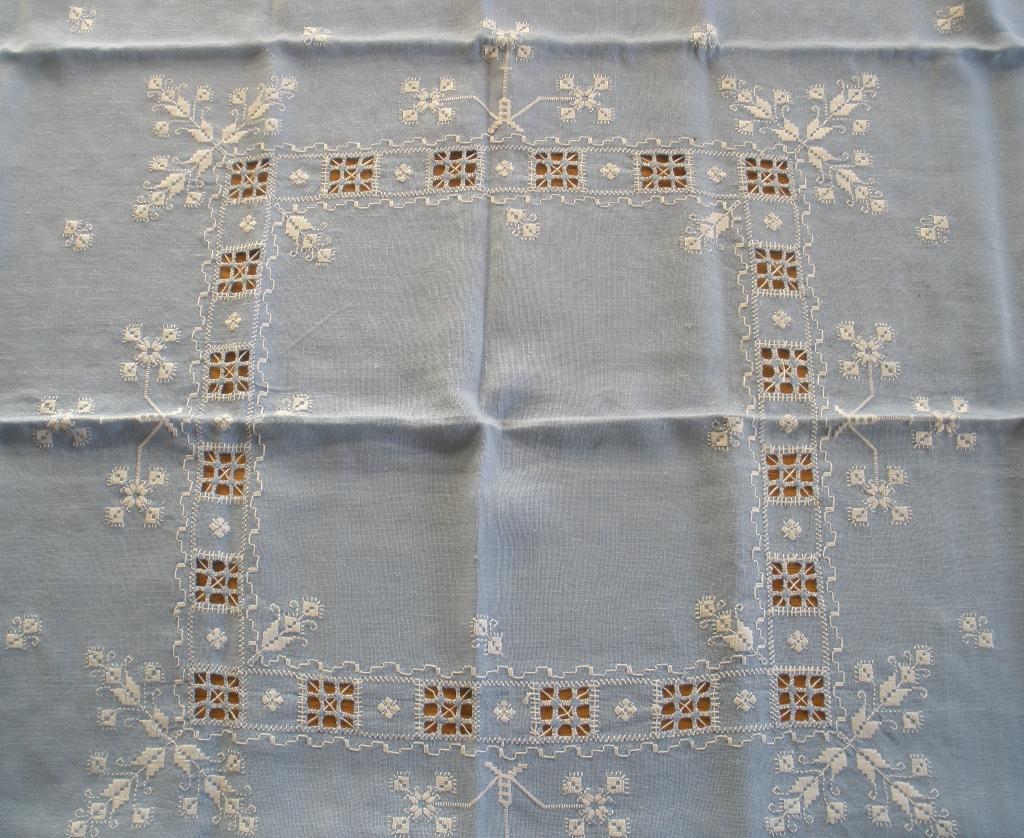 Oud handgeborduurd tafelkleed / nr.5, Ophalen of Verzenden