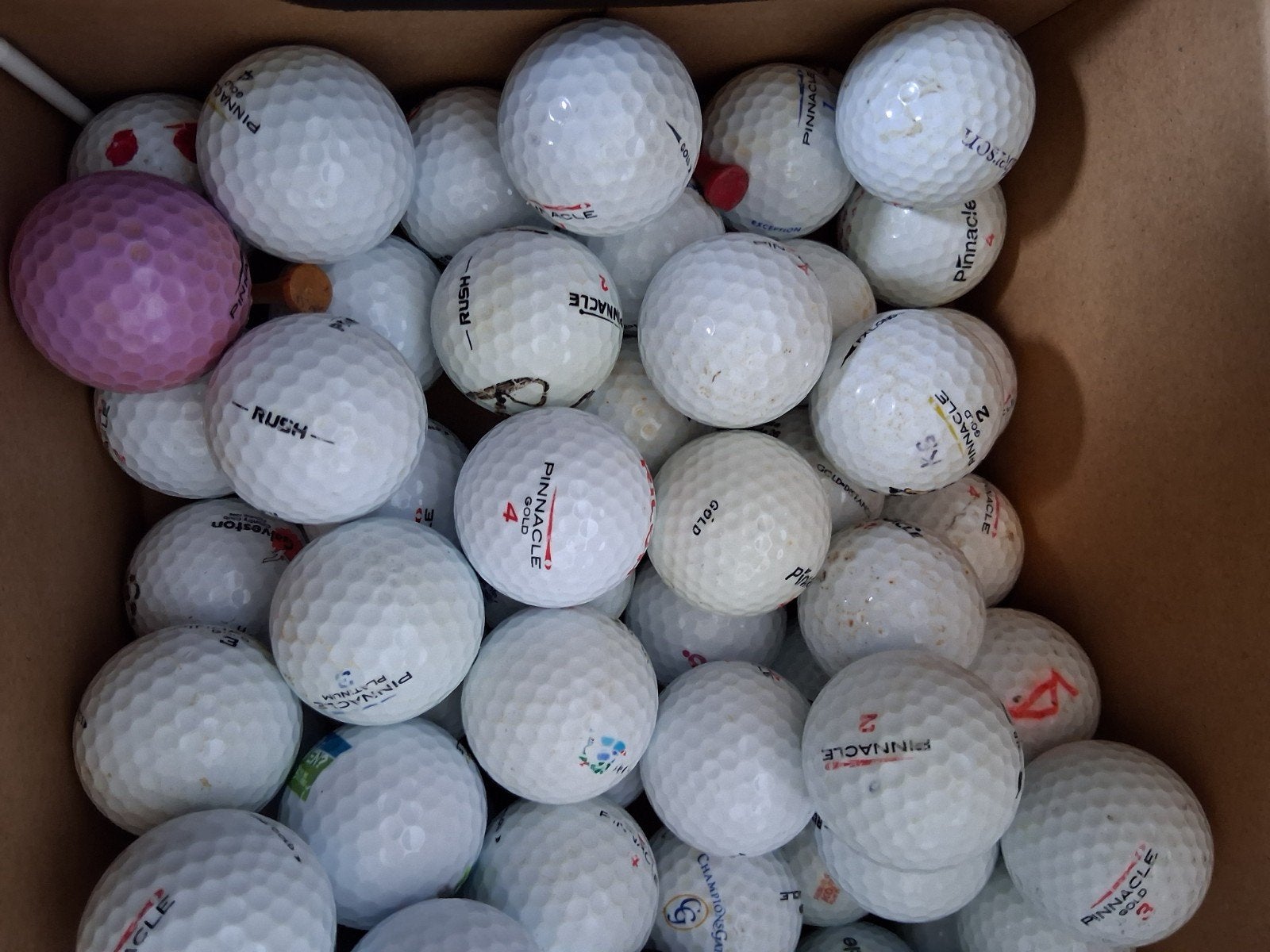 50 Pinnacle mix golfballen, Sport en Fitness, Golf, Ophalen of Verzenden, Zo goed als nieuw, Bal(len)