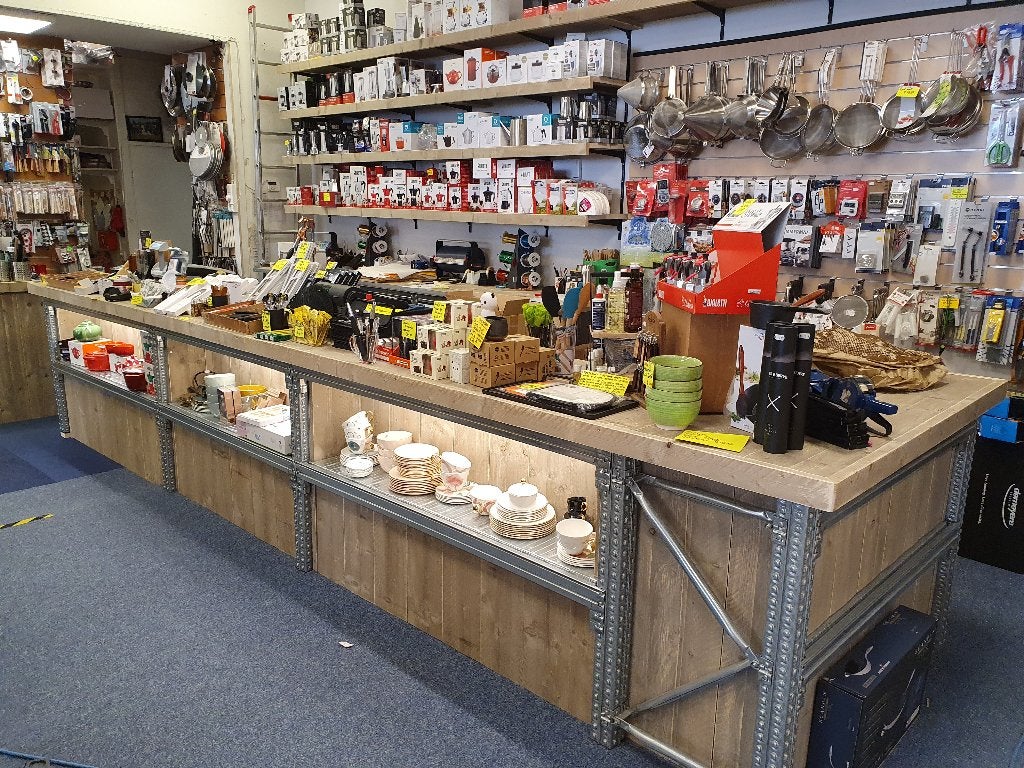 Unieke industriele winkelinrichting van steigerhout en staal, Ophalen, Nieuw