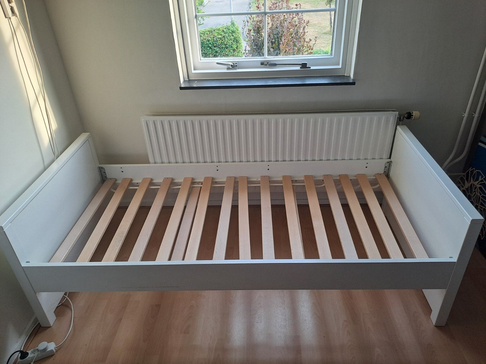 Eenpersoonsbed met uitvalbeveiliging (wit), Ophalen, Gebruikt, 90 cm, Eenpersoons