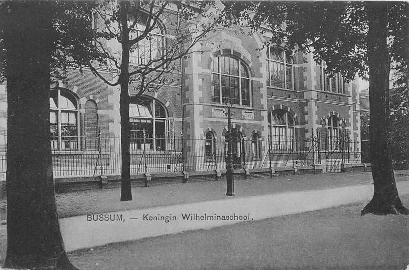 300-447-047 Bussum Koningin Wilhelminaschool, Verzenden, Voor 1920, Noord-Holland