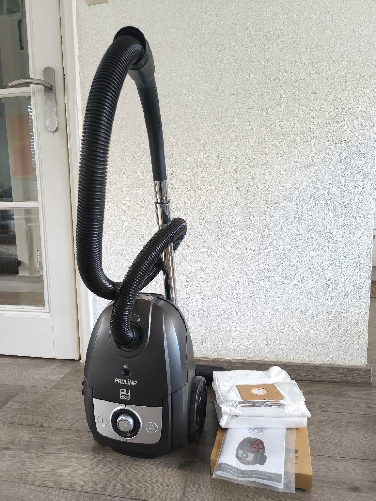 Proline Vacuum Cleaner + 19 New Spare Bags (€14 value), Ophalen of Verzenden