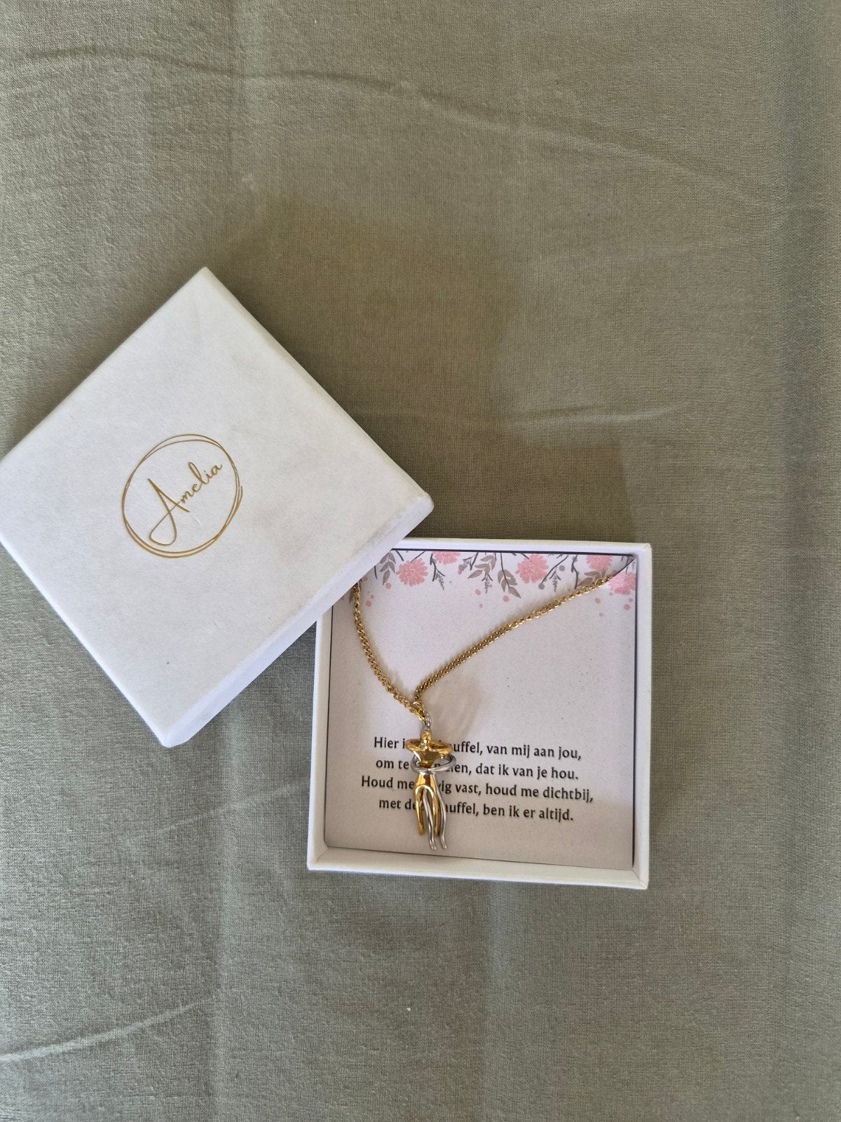 Ketting met knuffel hanger, Sieraden, Tassen en Uiterlijk, Ophalen, Zo goed als nieuw, Overige materialen, Met hanger