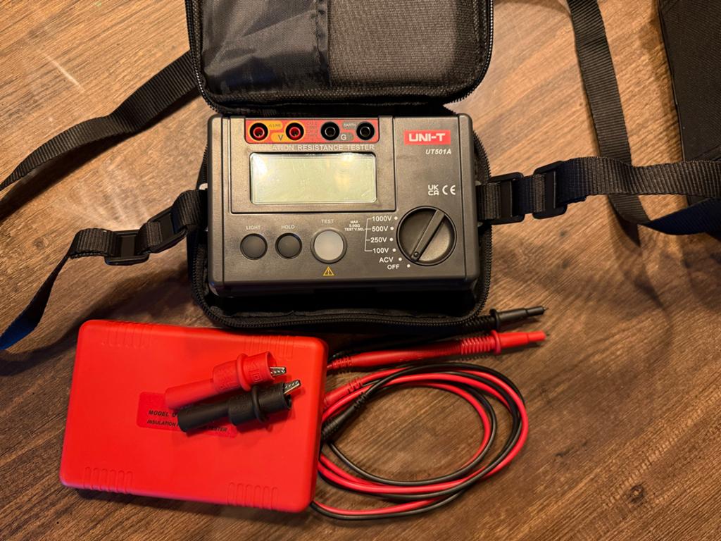 Uni-T UT501A Isolatieweerstand Tester, Ophalen of Verzenden, Nieuw, Elektriciteit