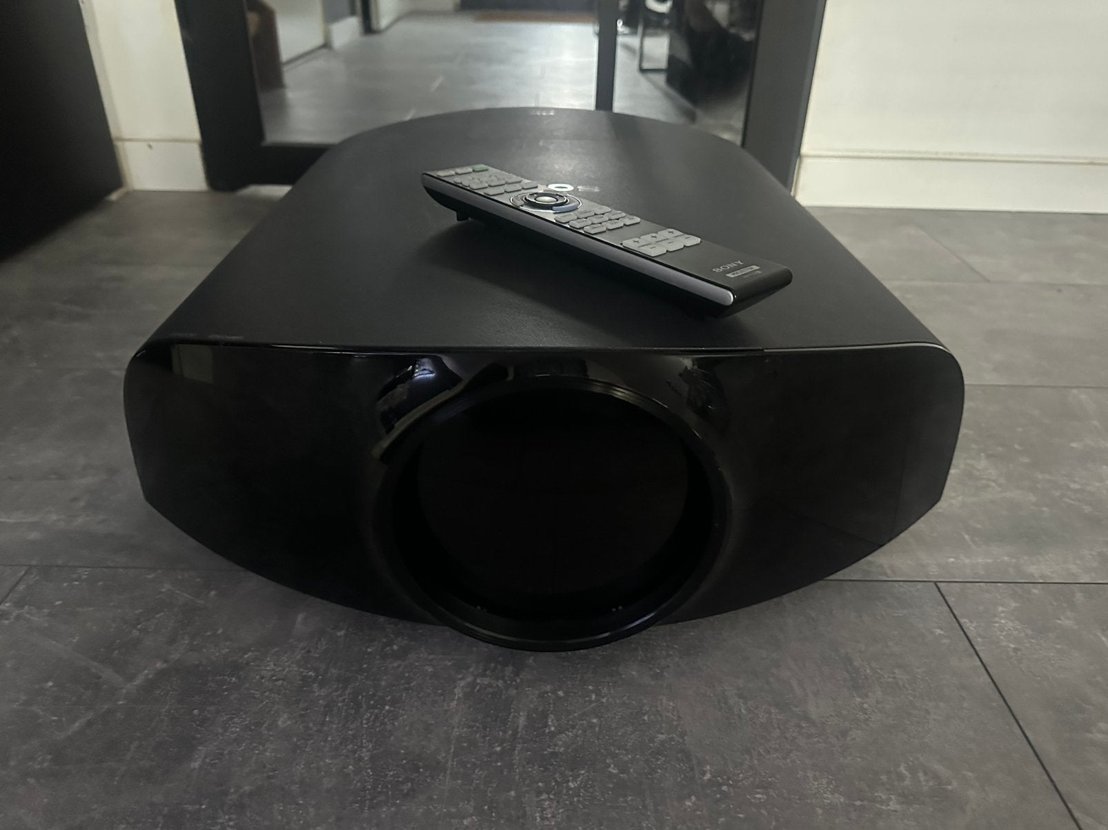 SONY VPL-VW1100ES UHD 4K|Topsegment!!|Waanzinnig apparaat!, Audio, Tv en Foto, Beamers, Ophalen of Verzenden, Zo goed als nieuw