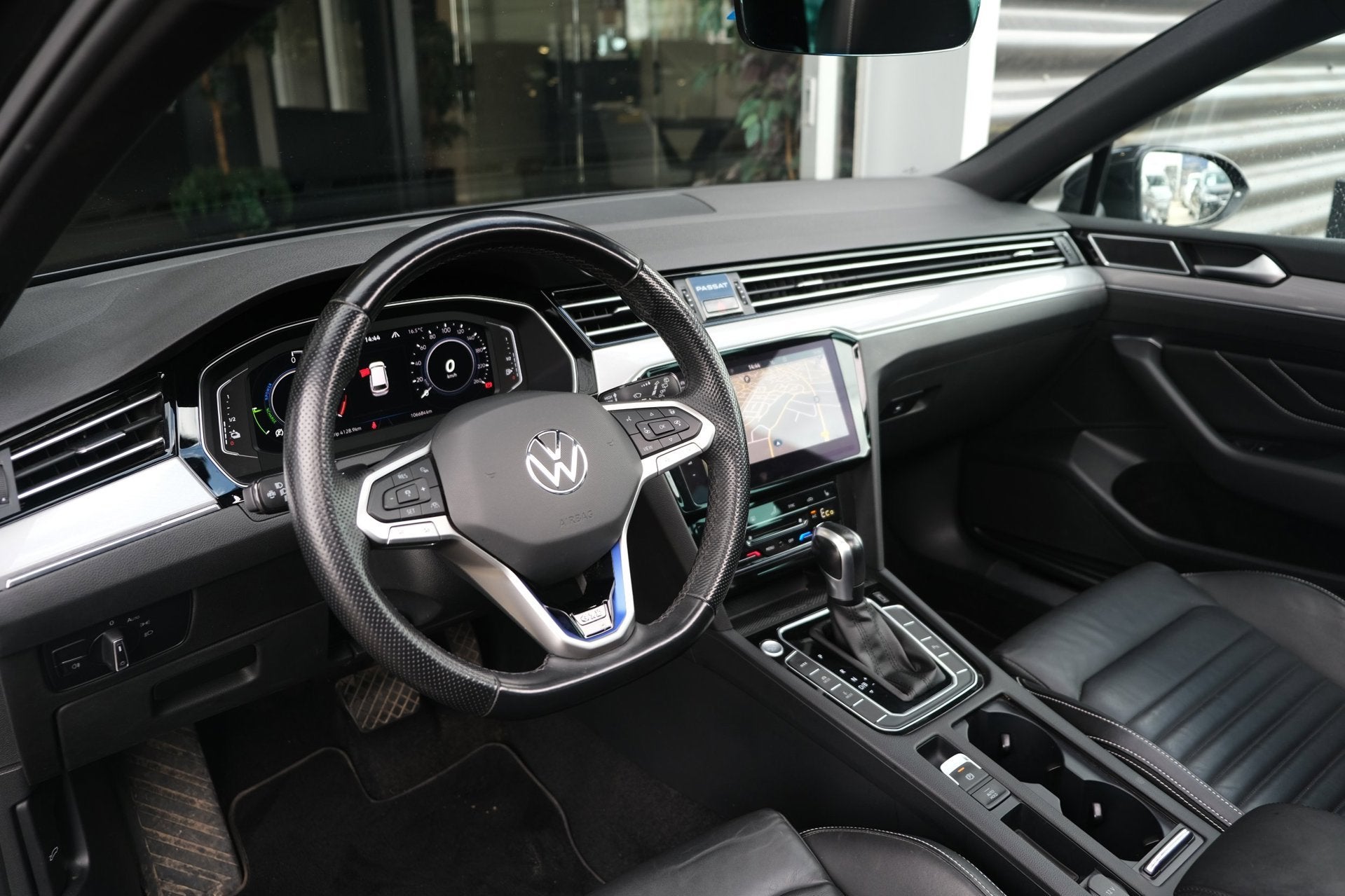 Volkswagen Passat Variant 1.4 TSI PHEV GTE 218PK Pano Volled, Gebruikt, Zwart, Hybride Elektrisch/Benzine, 1600 kg