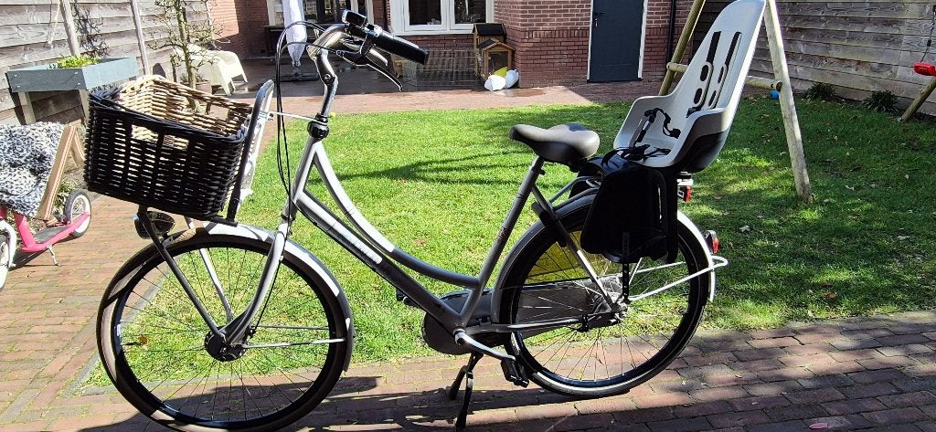 Cortina moederfiets wit met stuurslot en dubbele standaard, Fietsen en Brommers, Fietsen | Dames | Moederfietsen, Gebruikt, Mandje