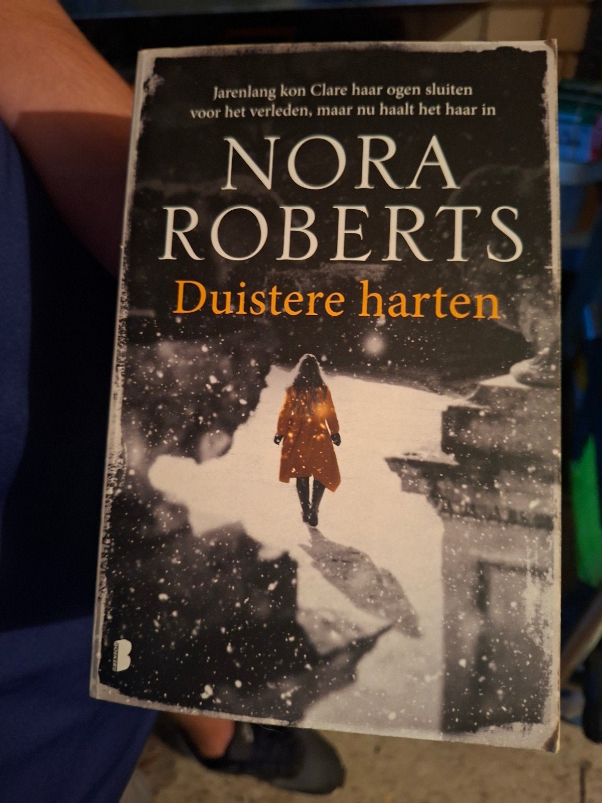 Nora Roberts - Duistere harten, Ophalen of Verzenden, Zo goed als nieuw, Nora Roberts