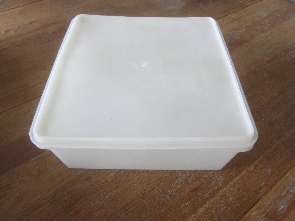 tupperware Grote witte Voorraadbak doos   32 x 32 x 12 hoog, Wit, Overige typen, Ophalen of Verzenden, Zo goed als nieuw