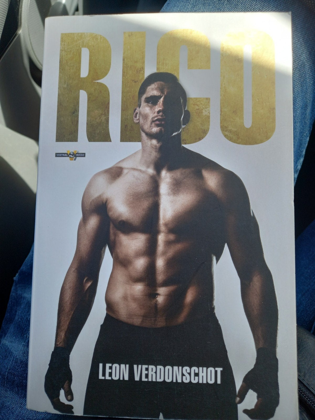 RICO - Het onthullende levensverhaal van Rico Verhoeven, Boeken, Ophalen of Verzenden, Zo goed als nieuw, Leon Verdonschot, Vechtsport
