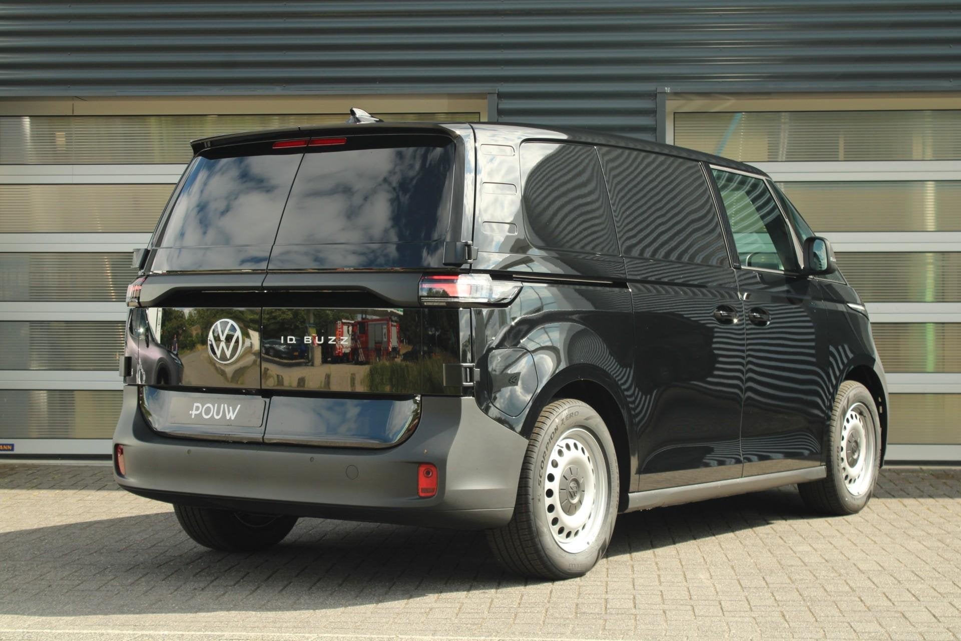 Volkswagen ID. Buzz Cargo 190pk Economy Limited Edition 59 k, Auto's, Automaat, Zwart, 190 pk, Volkswagen