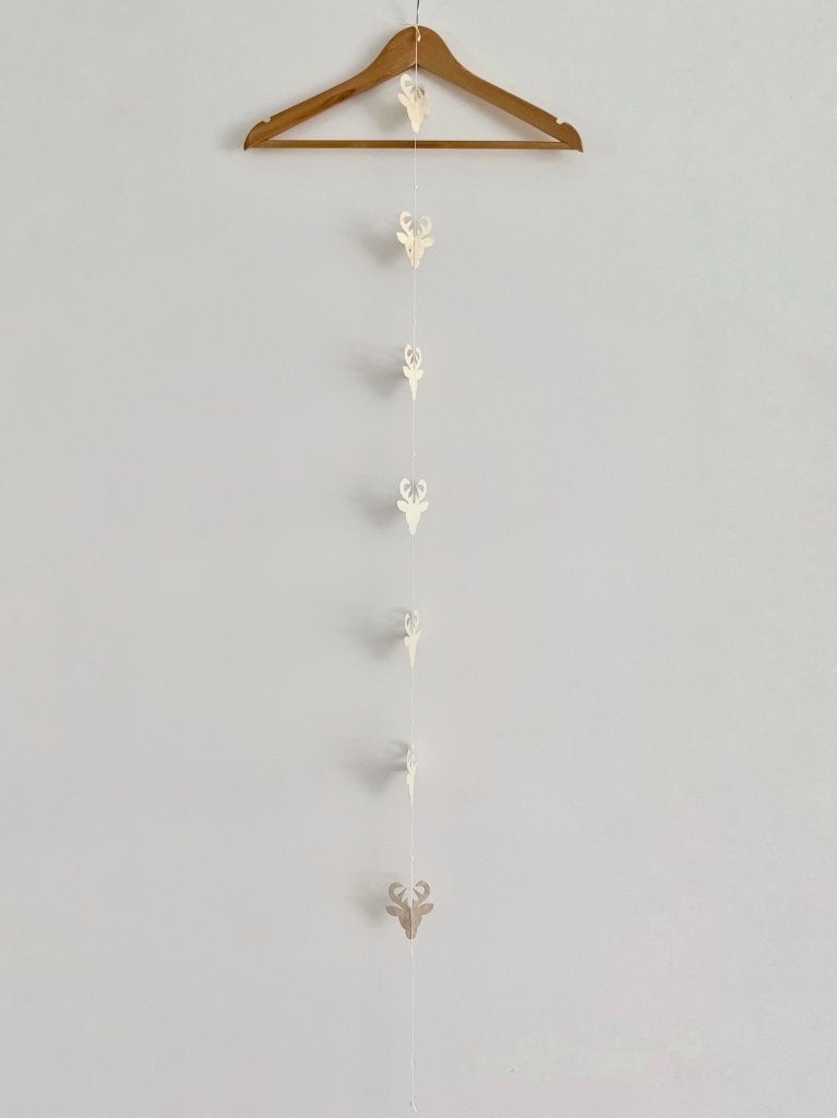Fairtrade verticale kinderkamer / kerst slinger herten Bambi, Ophalen of Verzenden, Nieuw, Wanddecoratie
