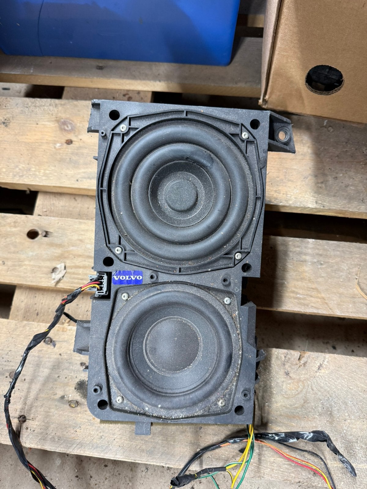 V40 sub subwoofer, Auto diversen, Autospeakers, Ophalen, Zo goed als nieuw