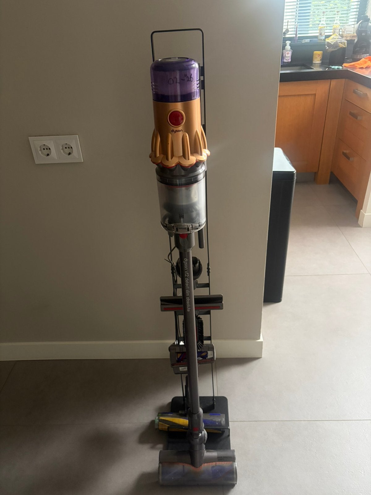 Dyson V12 Detect Slim Absolute, Ophalen, Gebruikt, Dyson, Geschikt voor tapijt