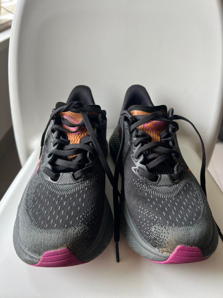 HOKA hardloopschoenen dames mt 38, Sport en Fitness, Overige merken, Hardloopschoenen, Ophalen of Verzenden, Zo goed als nieuw