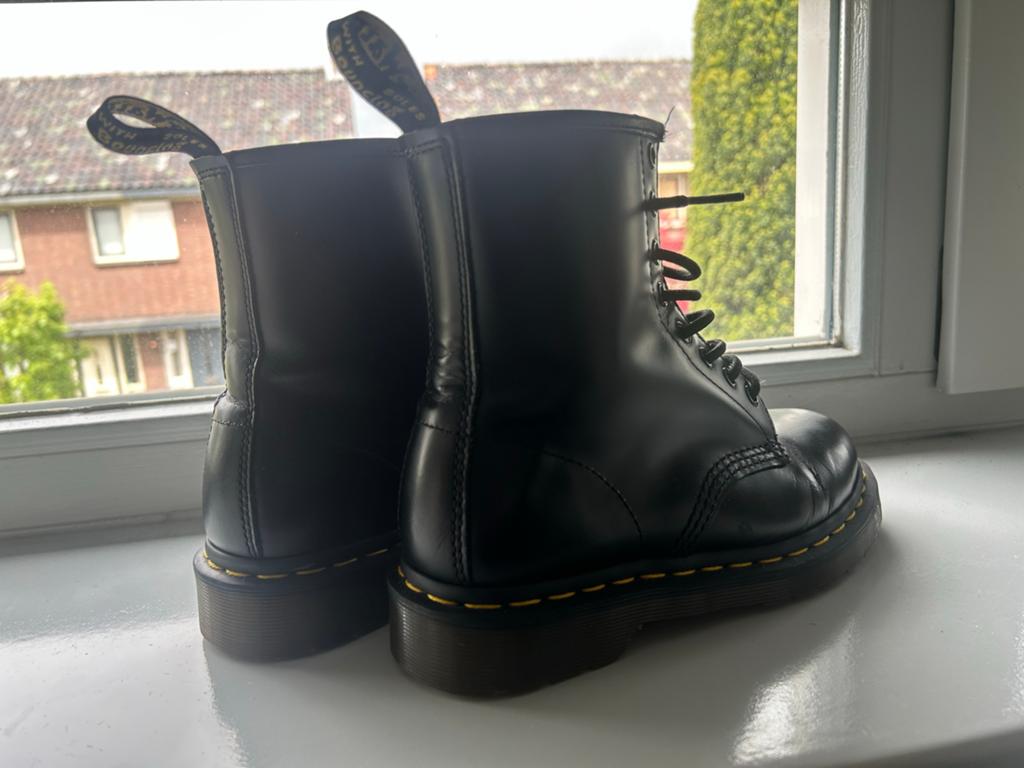 Dr. Martens zwart, Ophalen of Verzenden, Zo goed als nieuw, Zwart, Lage of Enkellaarzen
