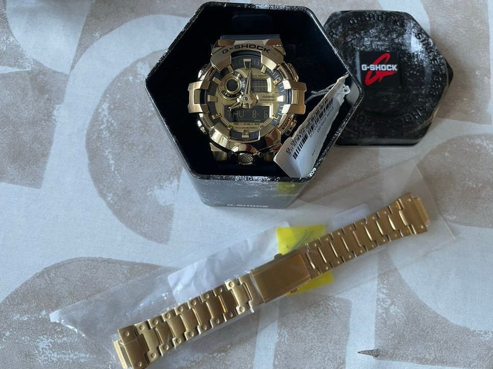 G-Shock GM-700G met extra gouden band., Casio, Kunststof, Polshorloge, Ophalen of Verzenden