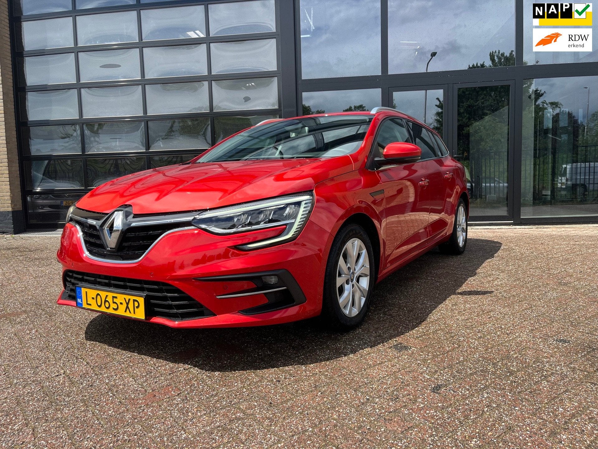 Renault Mégane Estate 1.6 E-Tech Plug-In Hybrid 160 Zen, 1, Dealer onderhouden, Gebruikt, 4 cilinders, Parkeersensor