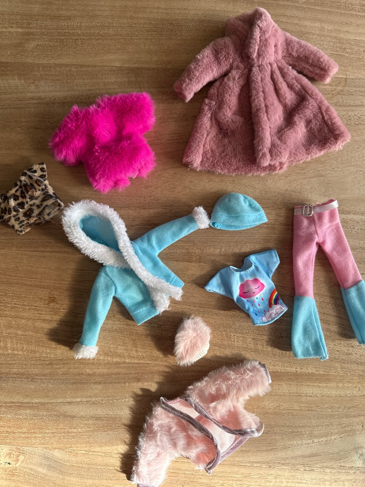 Set fluffy kleertjes voor Barbie, Ophalen of Verzenden, Gebruikt, Barbie