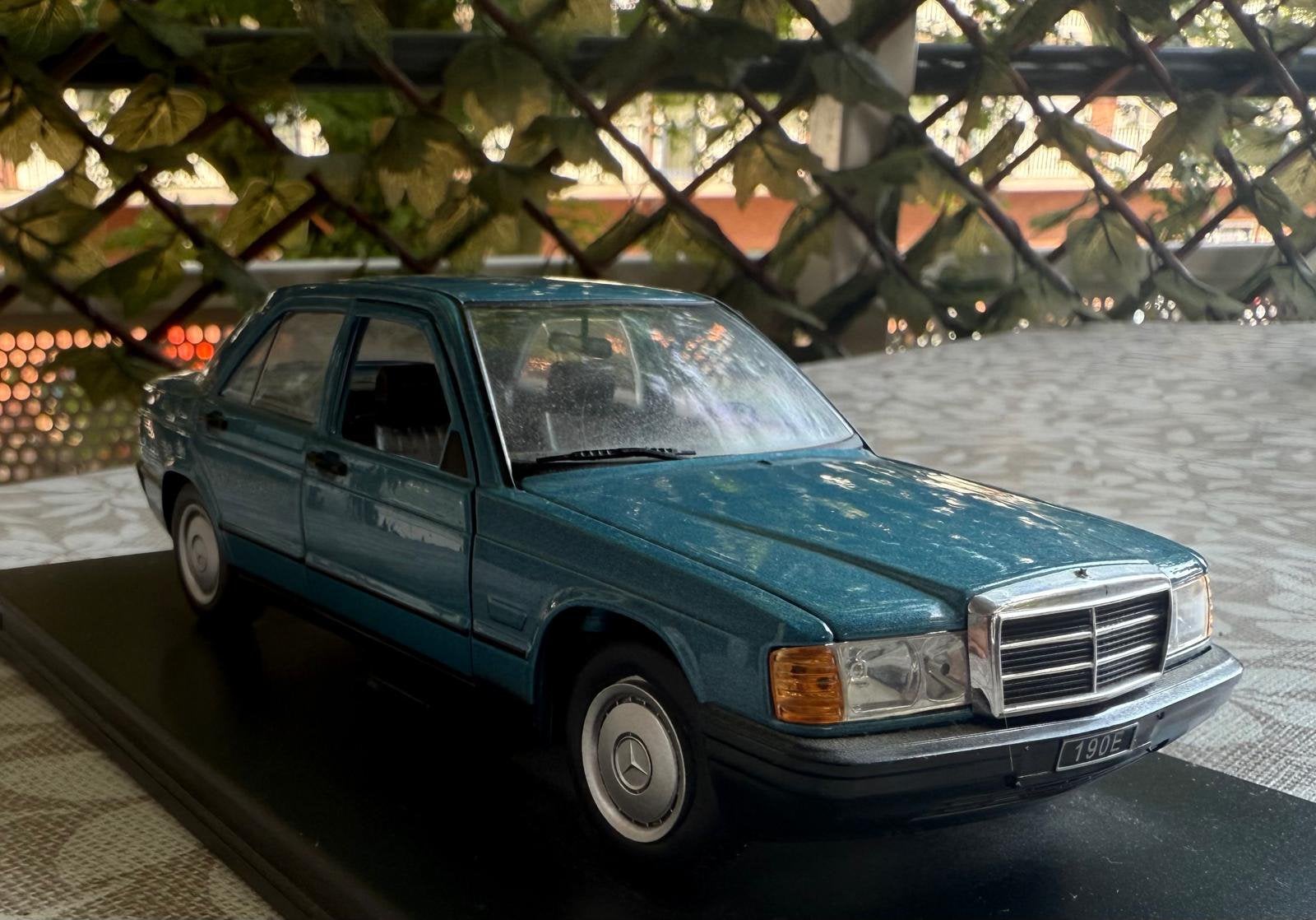 modelauto mercedes 190 E, Hobby en Vrije tijd, Ophalen of Verzenden, Zo goed als nieuw, Overige typen, Bburago