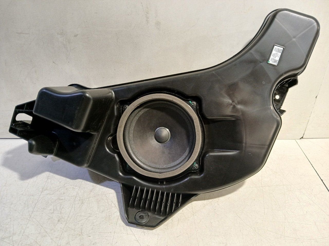 Subwoofer Lynk & Co 01, Ophalen of Verzenden, Van der Ven Autorecycling B.V., Onderdelen@venauto.nl, Ettenseweg 76, 4706 PB Roosendaal, The Netherlands