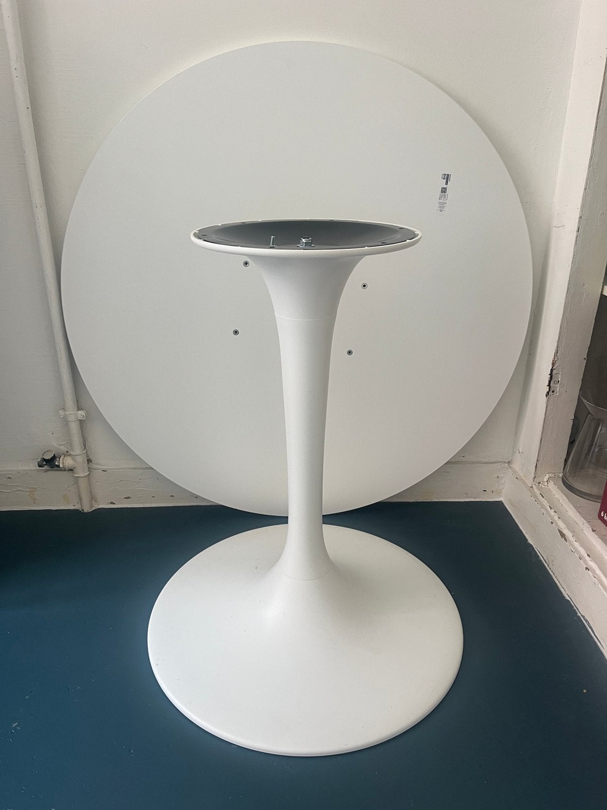 IKEA Docksta tafel in nieuwstaat, Kunststof, 50 tot 100 cm, 100 tot 150 cm, Rond