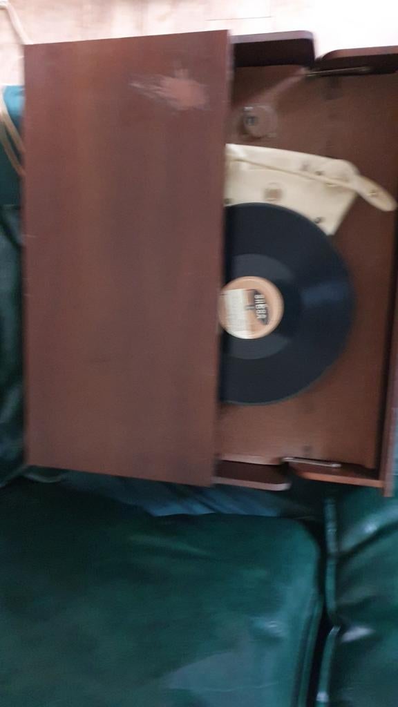 Vintage retro platenspeler in houten kast, Audio, Tv en Foto, Platenspelers, Ophalen of Verzenden, Philips