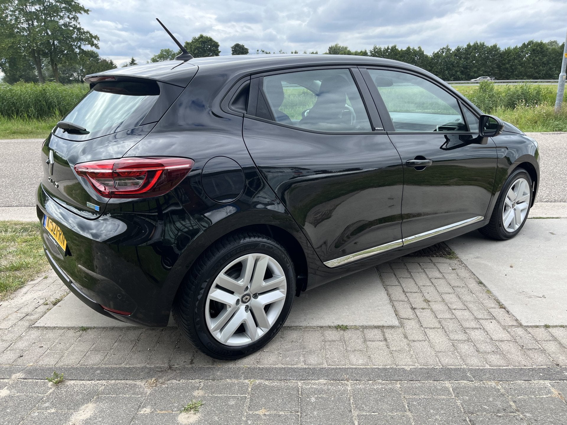 Renault Clio 1.6 E-Tech Hybrid 140 PK Business / Camera / Pa, Auto's, 12 maanden, Gebruikt, 4 cilinders, Overige brandstoffen