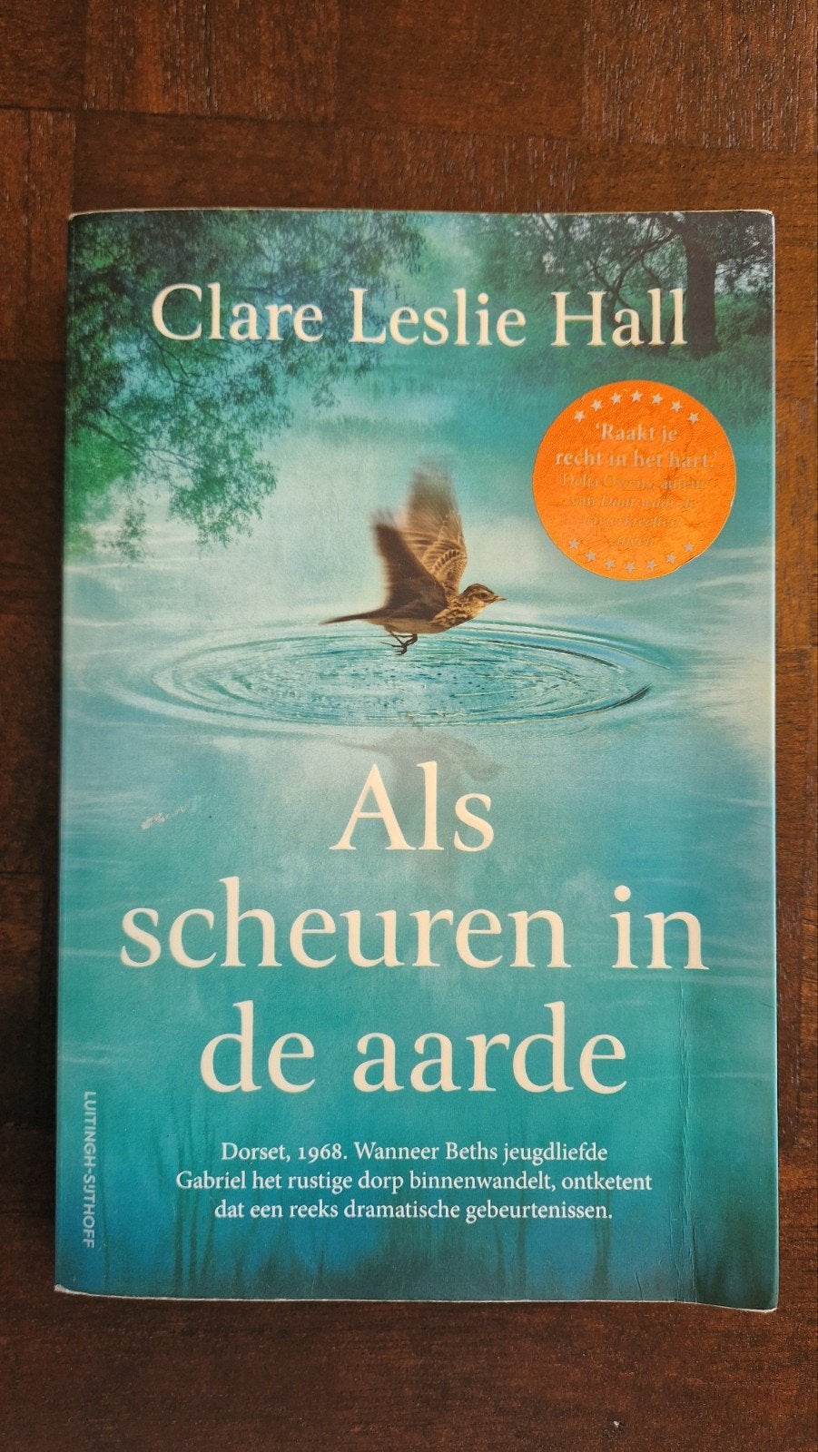 Als scheuren in de aarde - Clare Leslie Hall, Boeken, Ophalen of Verzenden, Gelezen, Clare Leslie Hall