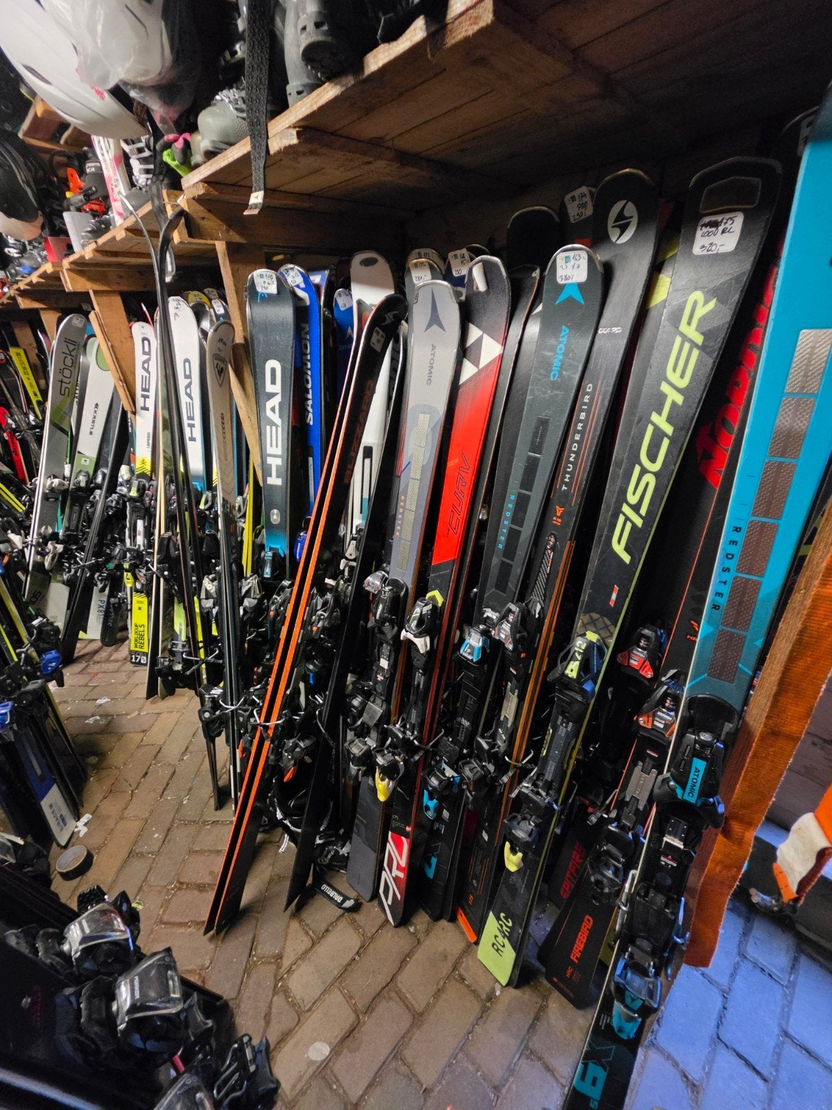 SKIS EN SCHOENEN ALLE MATEN EN MODELLEN MET VAKKUNDIG ADVIES, Sport en Fitness, 160 tot 180 cm, Ophalen of Verzenden, Zo goed als nieuw