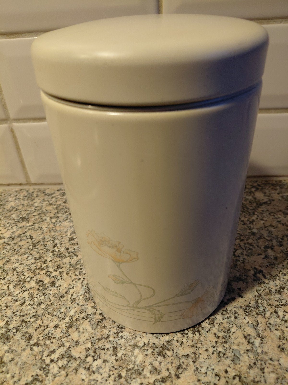 Crèmekleurige voorraadpot met bloemmotief, Gebruikt, Voorraadpot, Overige materialen, Overige merken