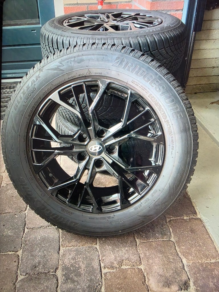 Winterbanden complete set Hyundai Tucson 17 inch, Ophalen, Banden en Velgen, 17 inch, Winterbanden