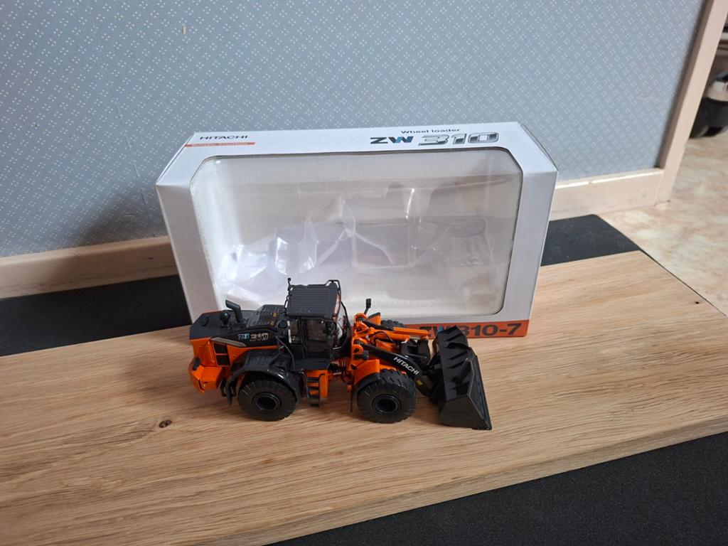 Hitachi shovel ZW310-7  1:50, Overige merken, 1:50 of kleiner, Overige typen, Ophalen of Verzenden