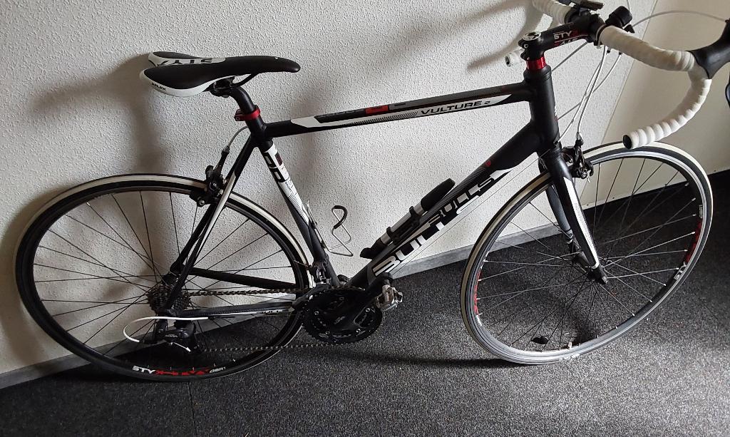 Bulls Vulture 2, zwart wit, hoogte 56cm, Aluminium, Zo goed als nieuw, Meer dan 20 versnellingen, 53 tot 57 cm