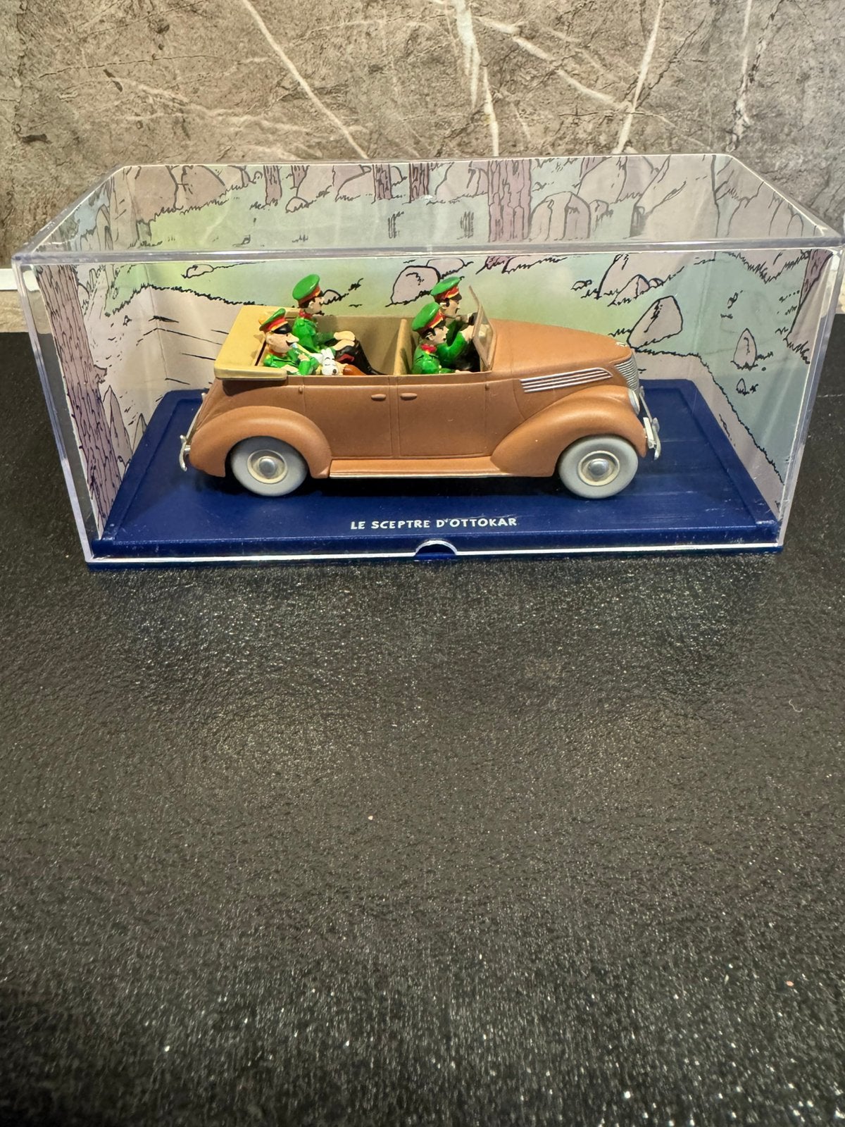 Kuifje Modelauto 1:43 – Ford V8 Cabriolet 1937, Verzamelen, Ophalen of Verzenden, Kuifje, Zo goed als nieuw, Beeldje of Figuurtje