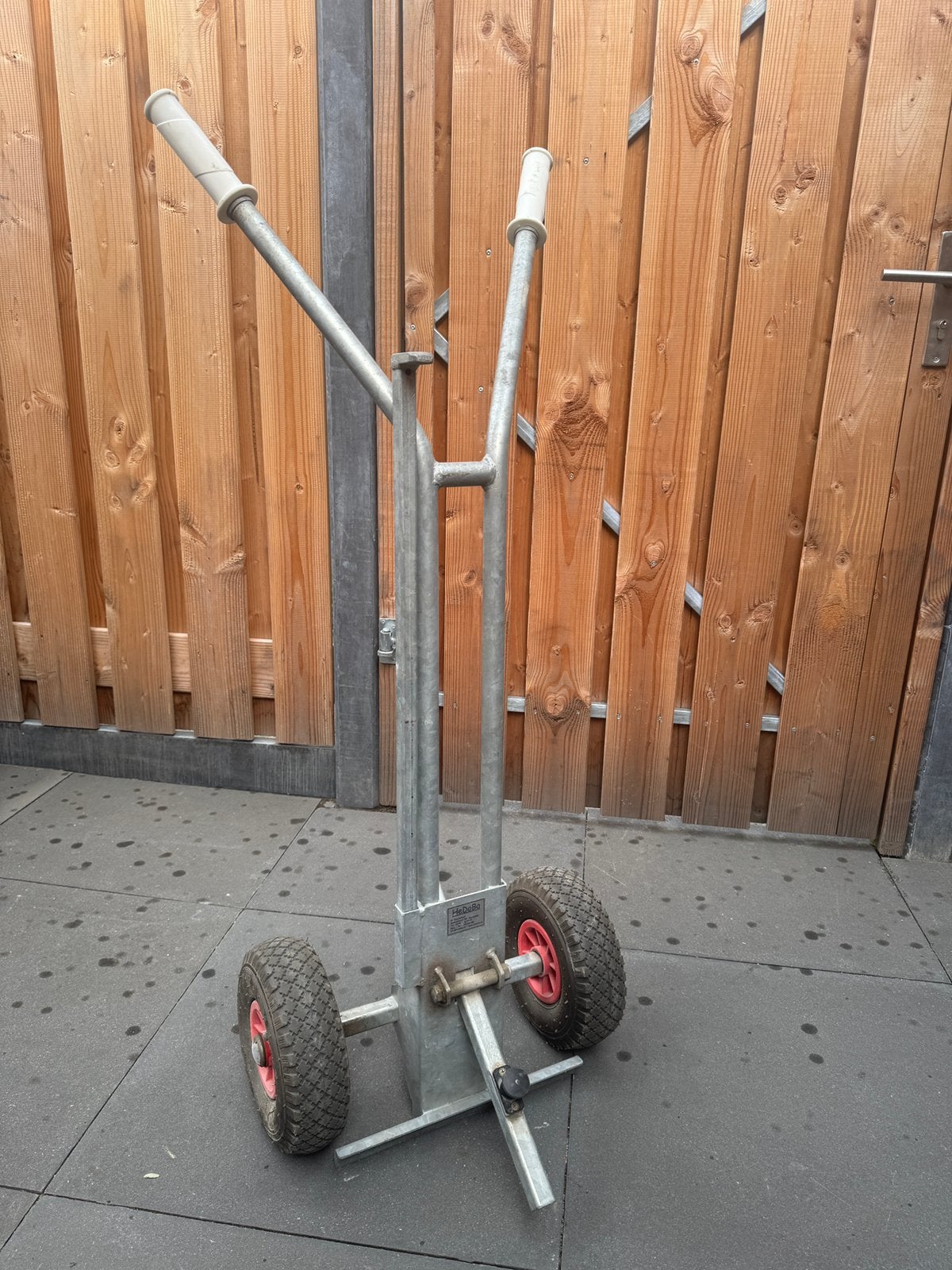 Te Huur tegeldonkey, Ophalen, Zo goed als nieuw