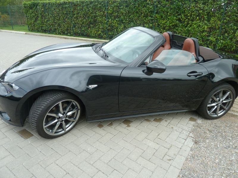 Mazda MX-5 ND Roadster 2.0.G 184 pk Yet Black Mica  2023, Auto's, Dealer onderhouden, Achterwielaandrijving, Cabriolet, Leder