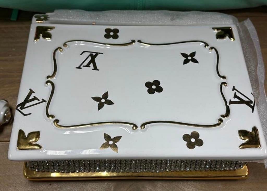 Luxe Porseleinen Boek met Bladgoud en Swarovski LV, Ophalen of Verzenden