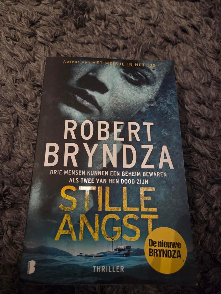 Stille Angst - Robert Bryndza, Ophalen of Verzenden, Zo goed als nieuw, Robert Bryndza, Europa overig