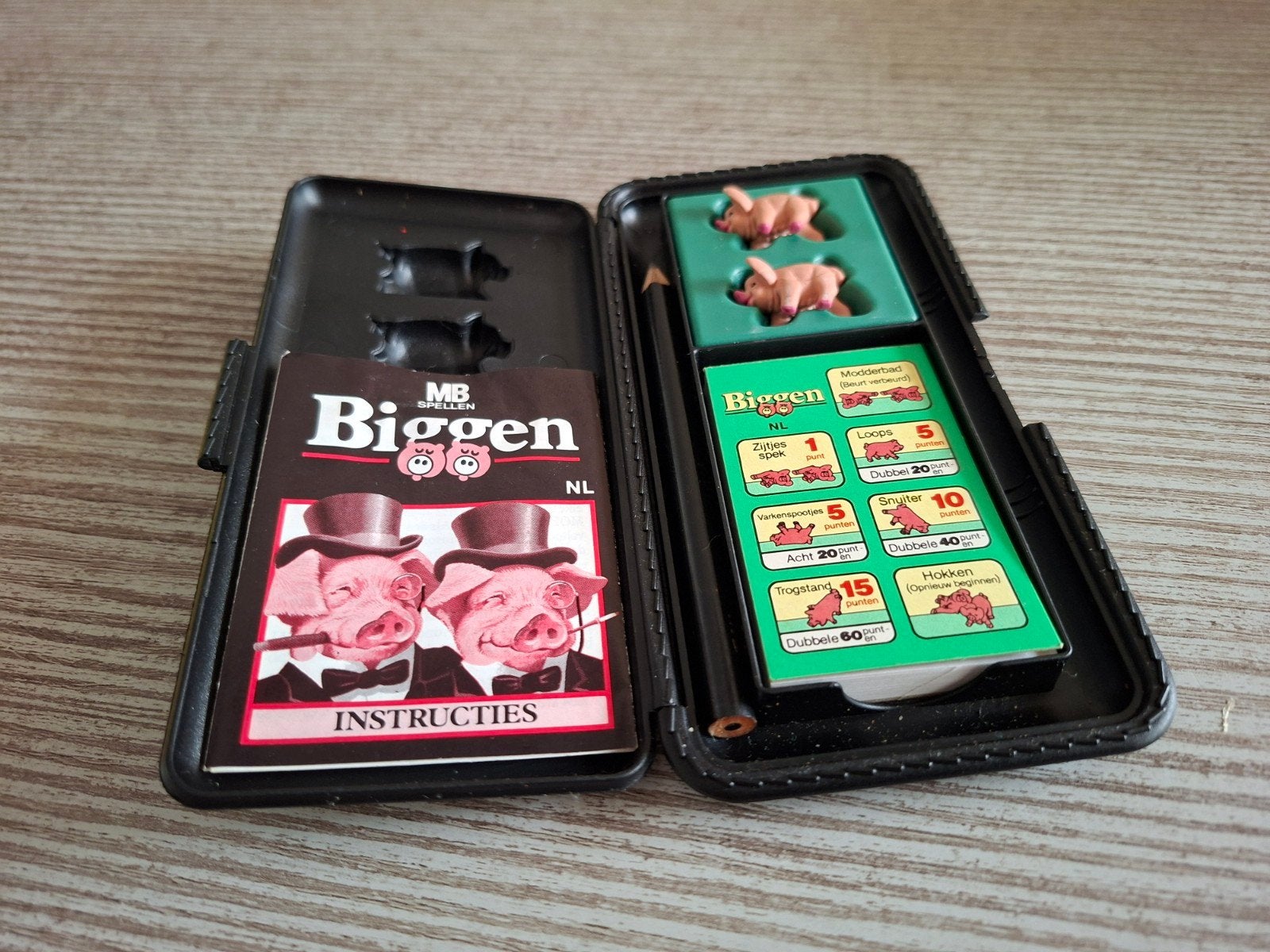 Biggen dobbelspel van MB Spellen, Een of twee spelers, Ophalen of Verzenden, Zo goed als nieuw, MB Spellen
